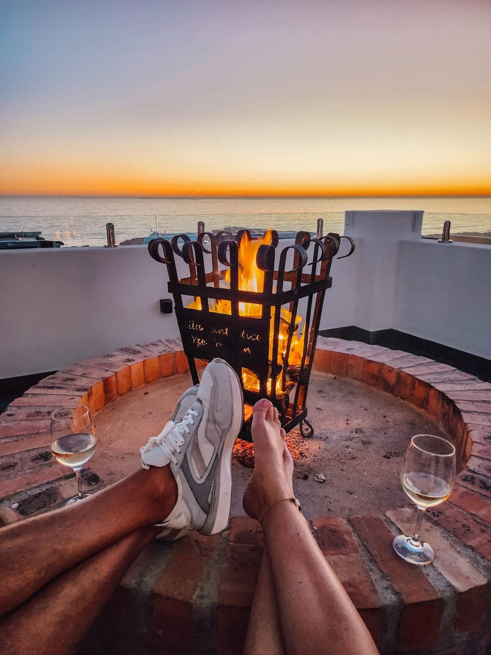 Patio, Day, People, Natural landscape, View (from property/room), Balcony/Terrace, Living room, Seating area, Dining area, Sea view, Sunrise, Sunset, group of guests