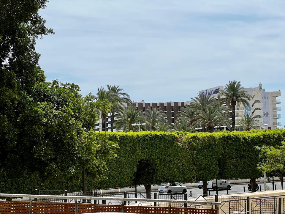 New! Cosy Two Bedroom Apartment by the Beach Apartment in Alicante