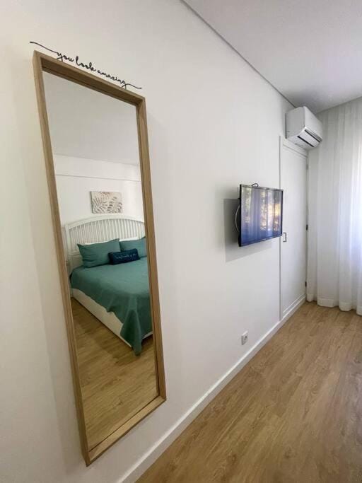 TV and multimedia, Bedroom, air conditioner