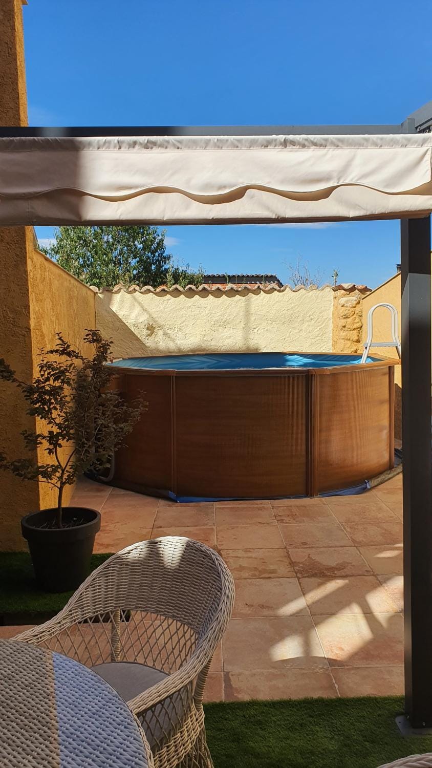 Swimming pool, Swimming pool