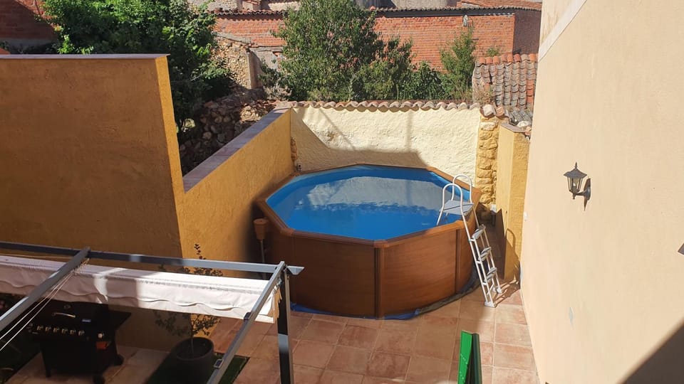 Swimming pool, Swimming pool