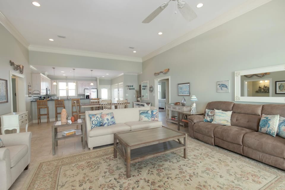 Tide Therapy House in Dauphin Island