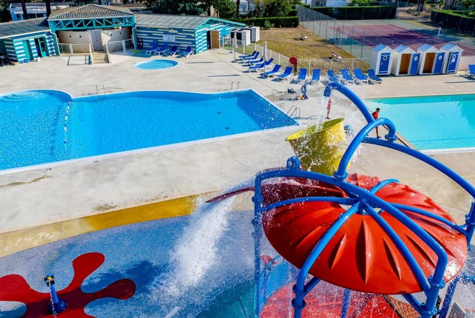 Mobil-home Loic camping les Dunes de Contis Luxury tent in Saint-Julien-en-Born