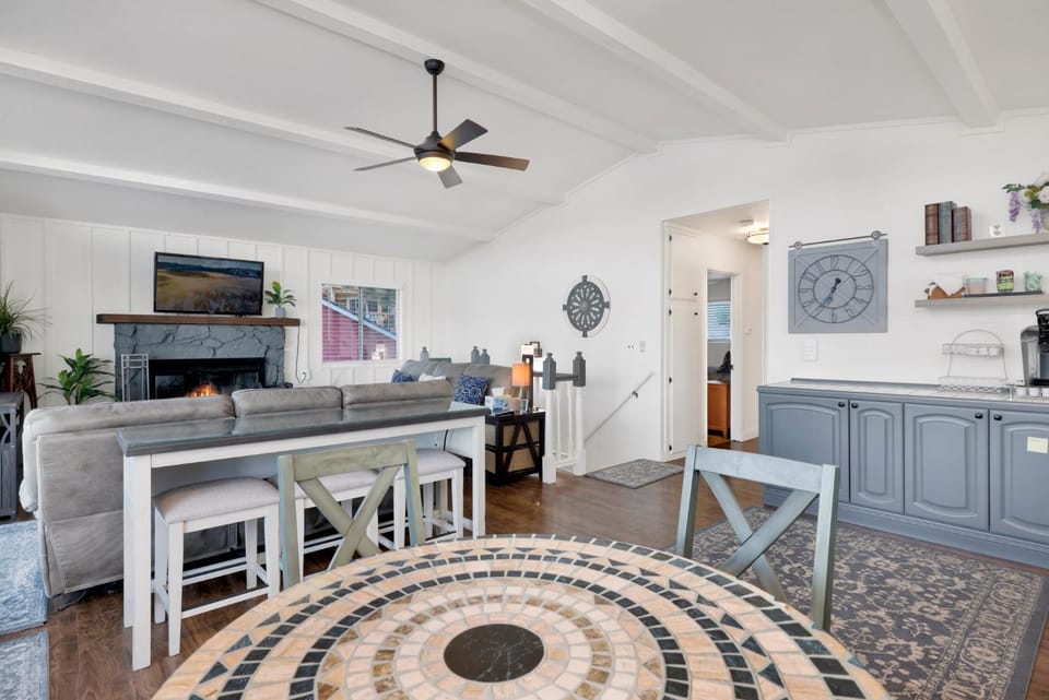 North Shore Chalet by Big Bear Vacations Lakeside Fawnskin Estate Boat Dock Lake Access Chalet in Big Bear