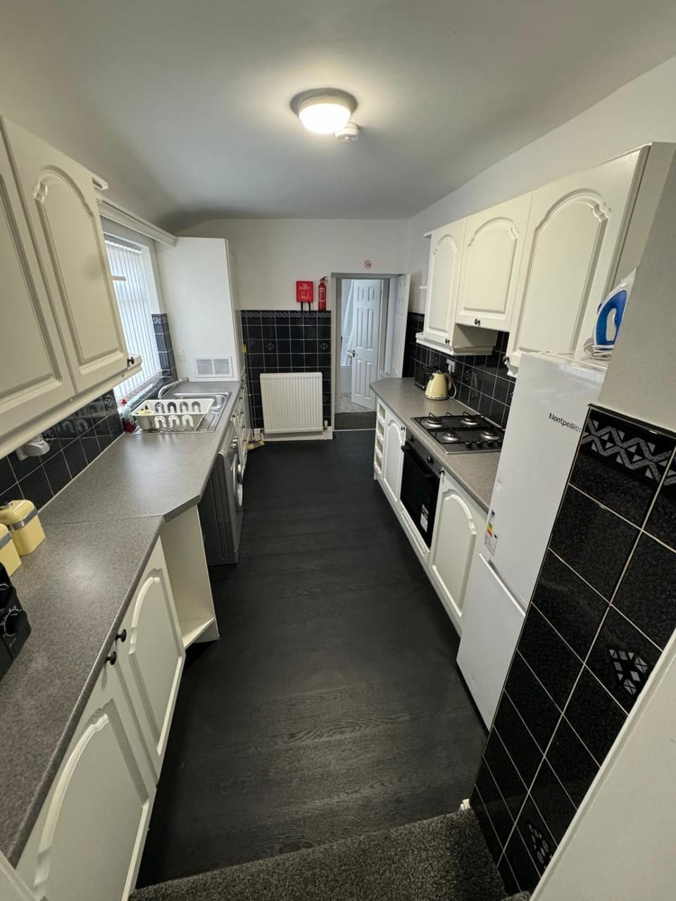 Kitchen or kitchenette, heating, internet, oven, stove, washing machine