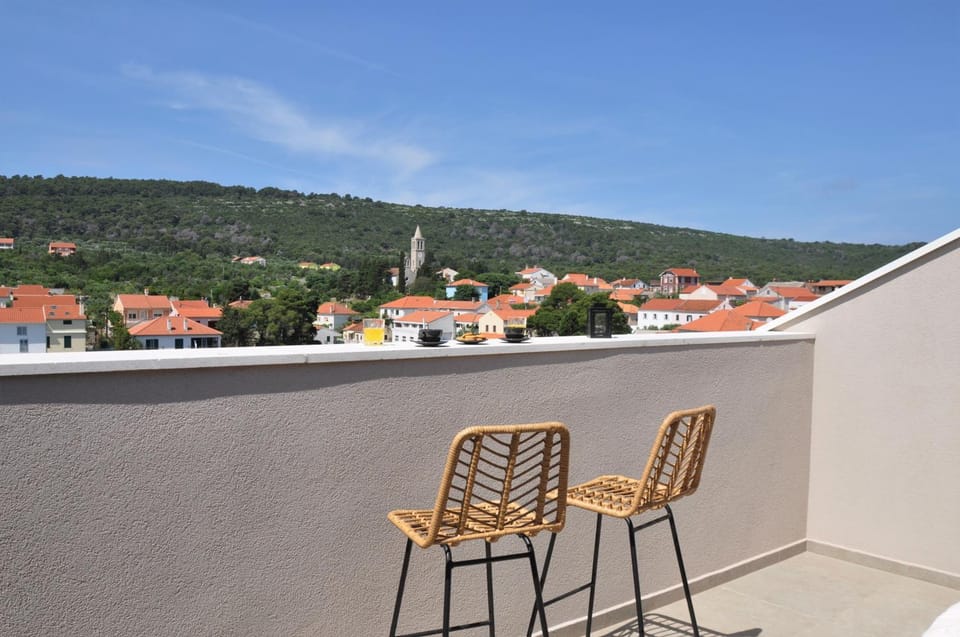 SOL luxury residence near the beach with shared heated pool Apartment in Zadar County