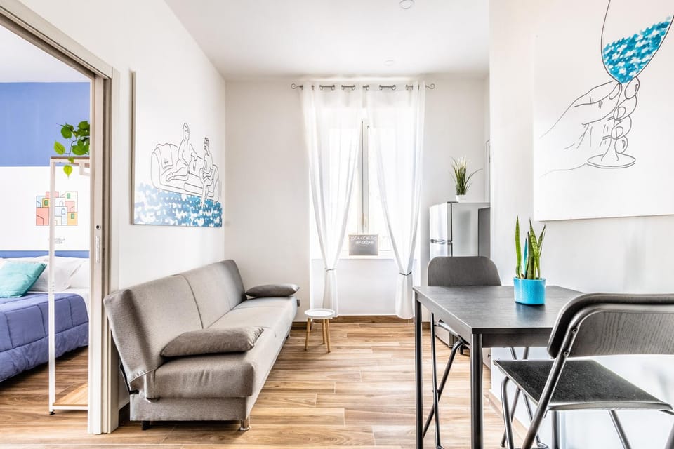Bed, Living room, Seating area, Dining area