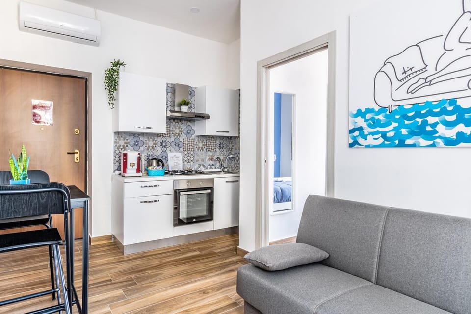 Kitchen or kitchenette, Living room, Seating area, Dining area, pet friendly, stove