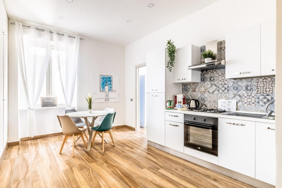 Coffee/tea facilities, Kitchen or kitchenette, Dining area, pet friendly, stove