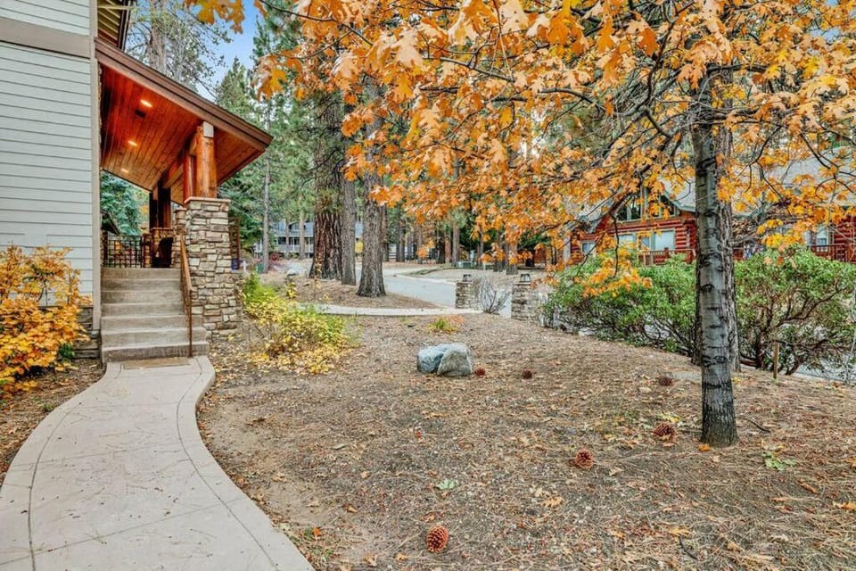 The Spa at Winterset- Incredible Resort Estate Chalet- Indoor Hot Tub- Games House in Big Bear
