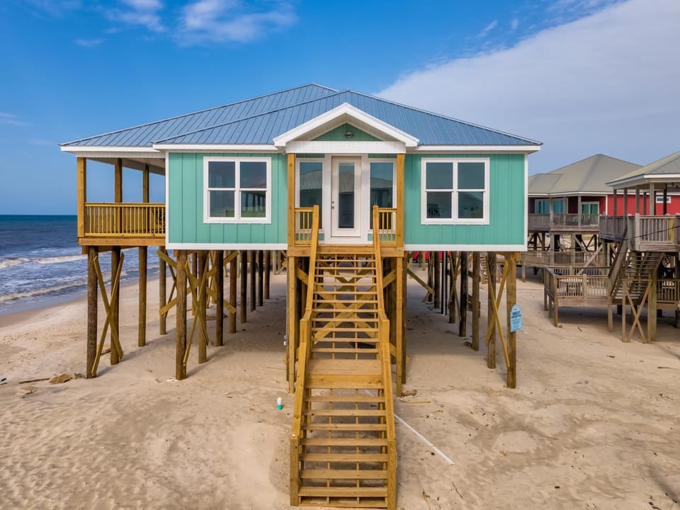 Sandy Seaclusion House in Dauphin Island