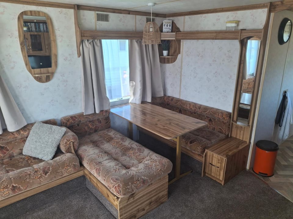 Idyllic Family Holiday Caravan Campground/ 
RV Resort in Skegness
