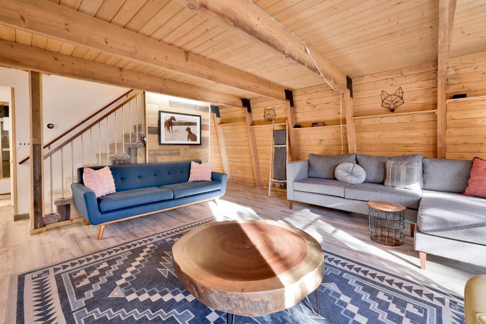 Fox n Bears Retreat by Big Bear Vacations Ultra Modern Gambrel Chalet Mins To Activities House in Big Bear