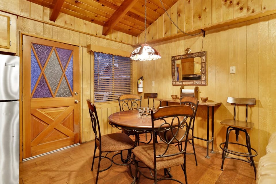 Pine Cone Cottage by Big Bear Vacations Adorable Walk To Lake Furnished Chalet House in Big Bear