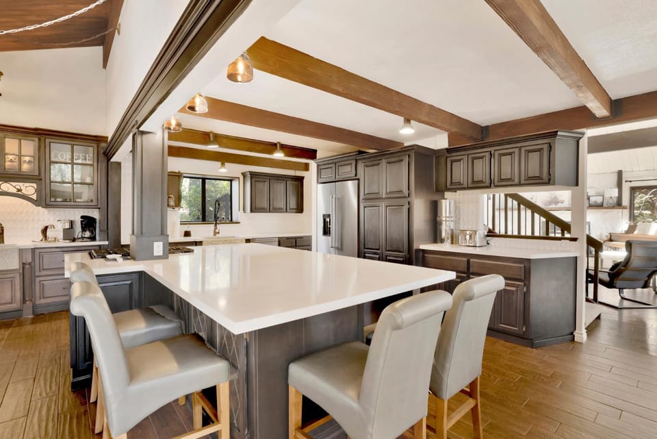 Soaring Pines Big Bear Retreat | Spa & Game Room Sauna House in Big Bear