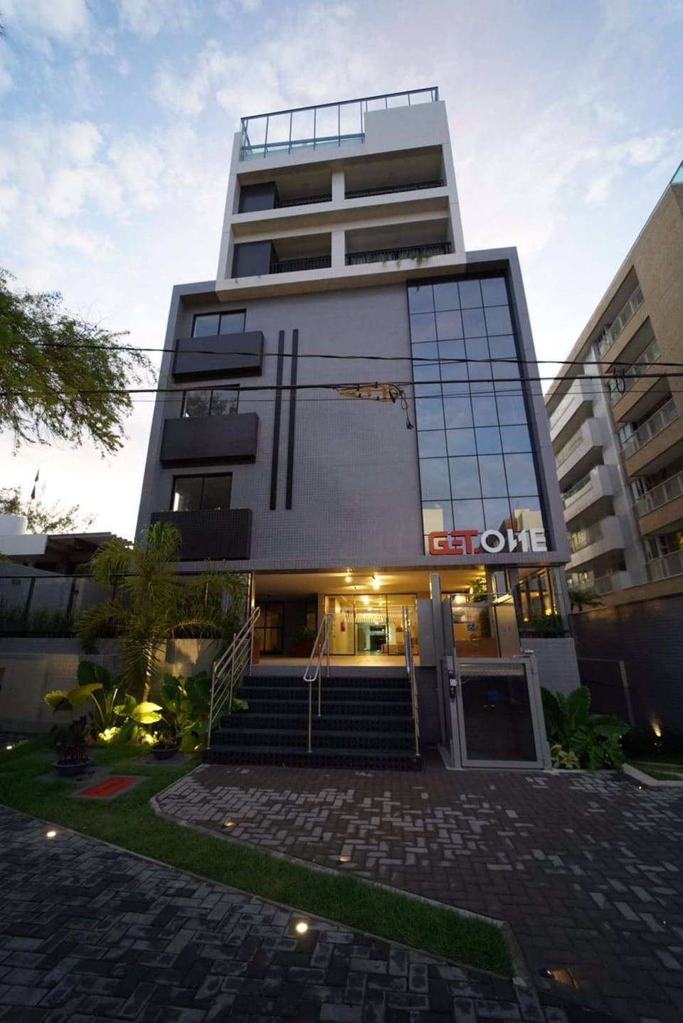 Facade/entrance