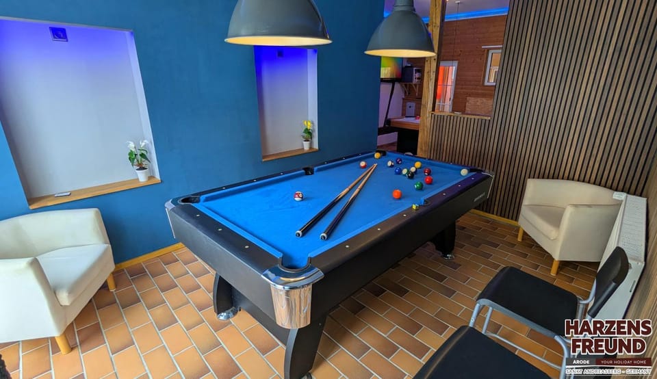 Communal lounge/ TV room, Billiard, Billiard, Game Room, Game Room, TV and multimedia, Seating area, Entertainment