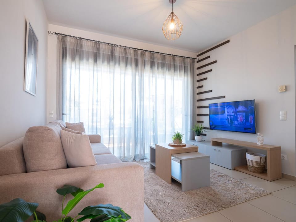 TV and multimedia, Living room, Seating area, Evening entertainment