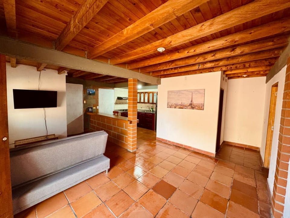 Bed, TV and multimedia, Living room, Photo of the whole room, Seating area, Bedroom