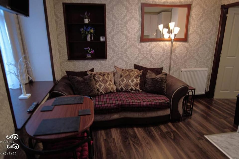 The Wee Nook Crieff - 1-bed with garden :) Apartment in Scotland