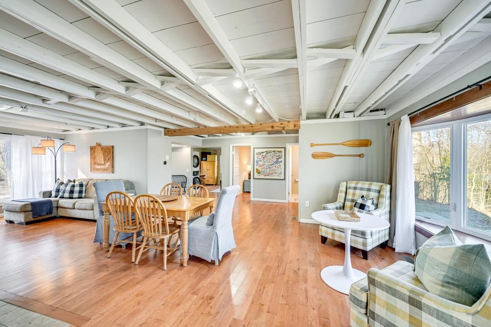 Grand Junction Lake Home: 13 Mi to South Haven! House in Michigan