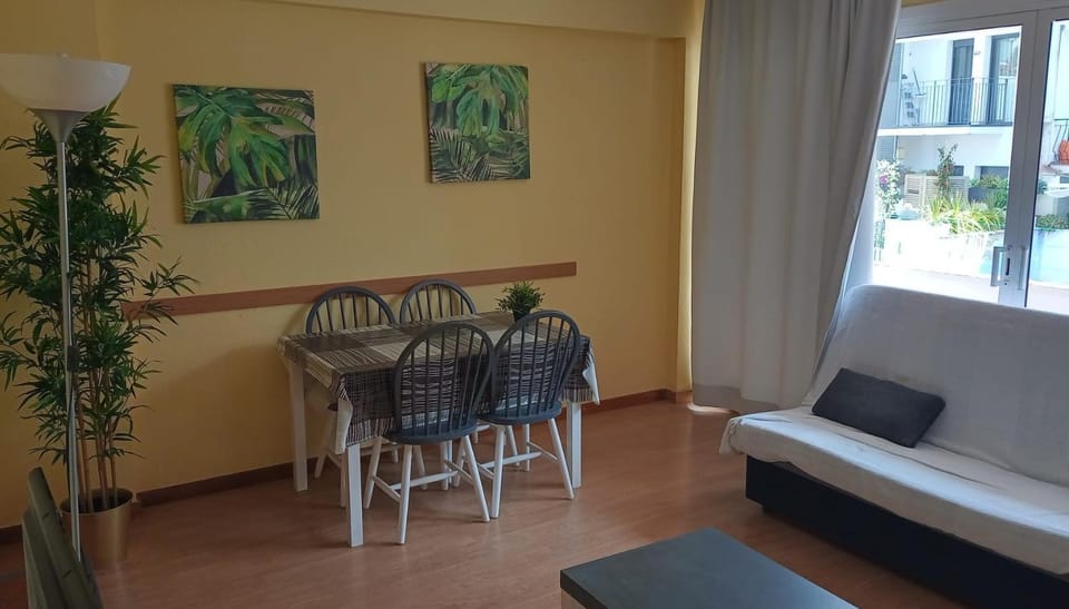 Living room, Seating area, Dining area