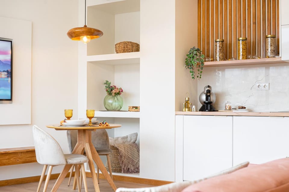 Kitchen or kitchenette, Food, minibar