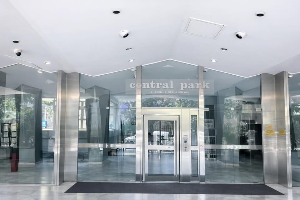 Property building, Facade/entrance, Lobby or reception, elevator