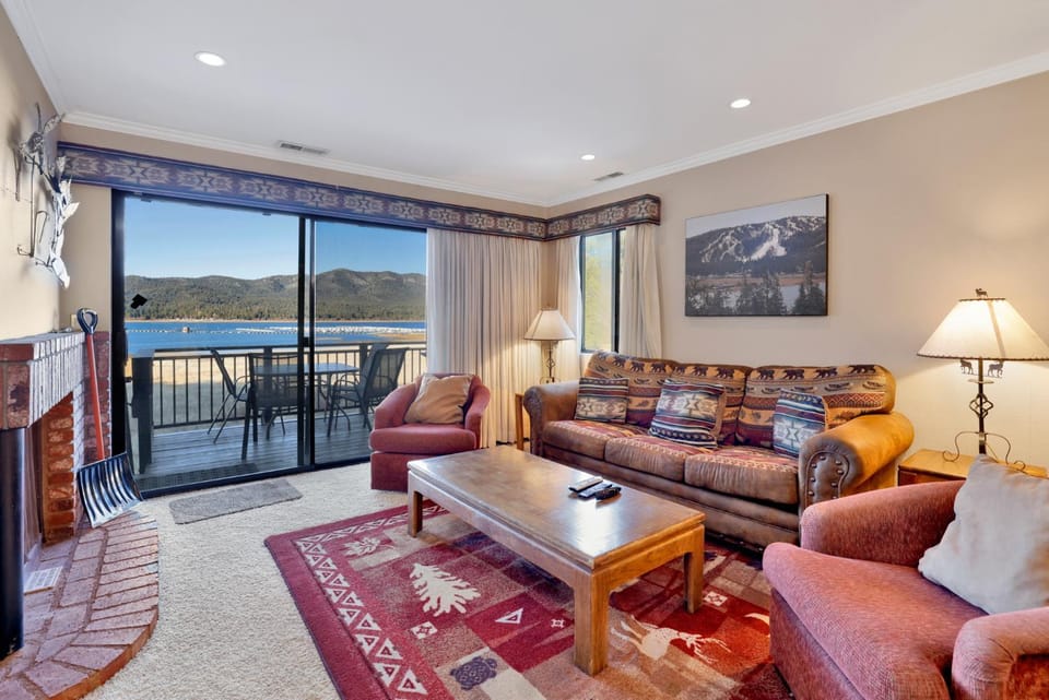 Forest Shores Lake View Condo by Big Bear Vacations Lakefront Village House in Big Bear