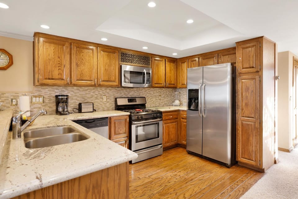 Forest Shores Lake View Condo by Big Bear Vacations Lakefront Village House in Big Bear
