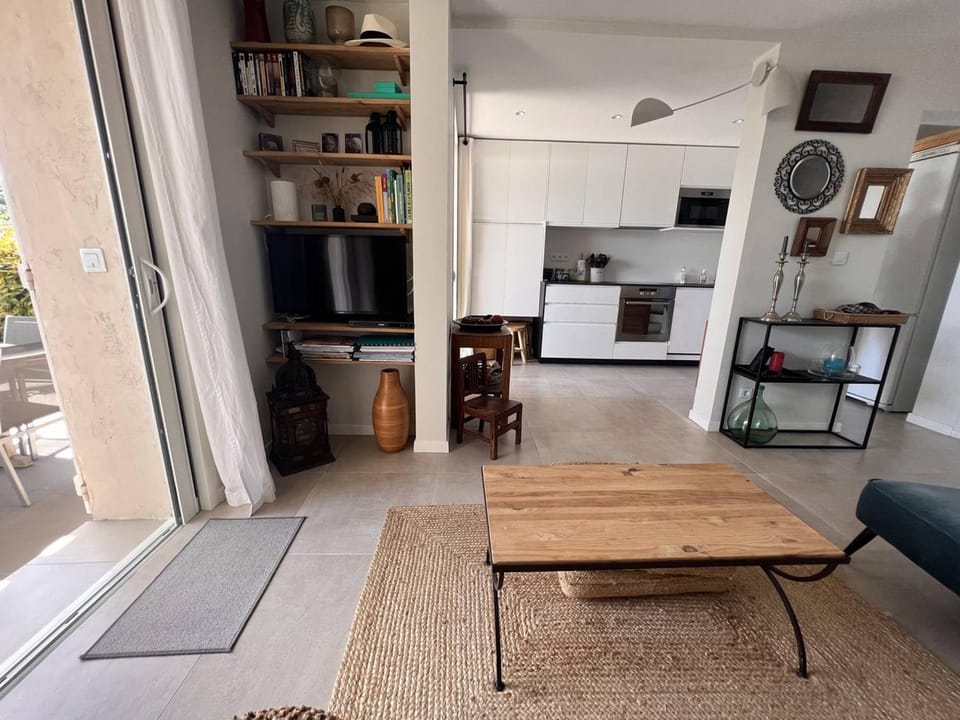 Mas 2 chambres avec piscine, tennis, parking et wifi House in La Croix-Valmer