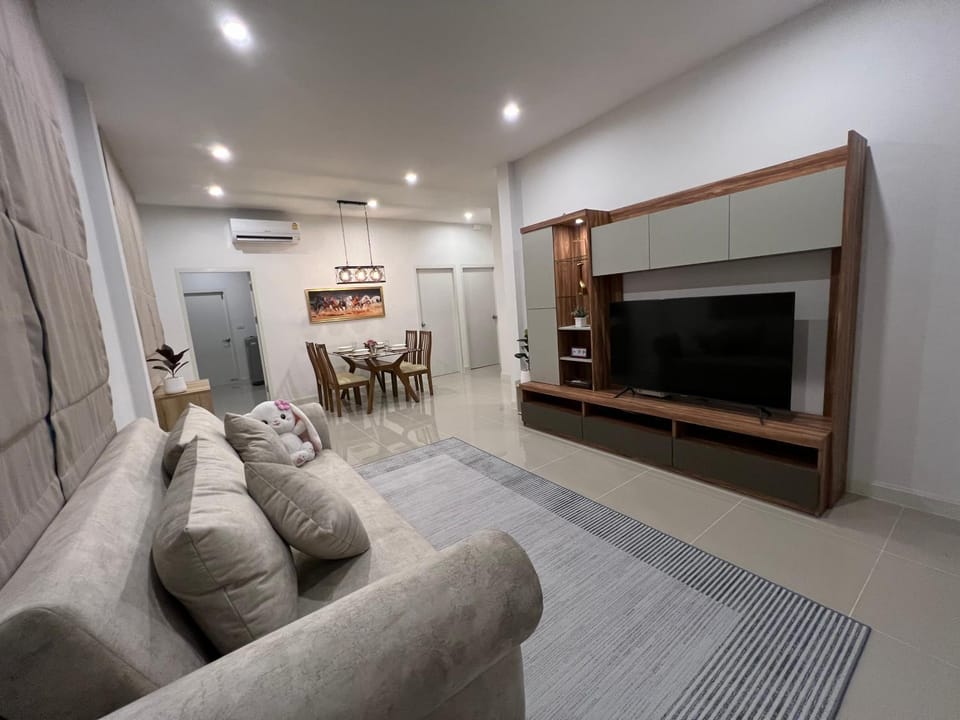 TV and multimedia, Living room, Dining area