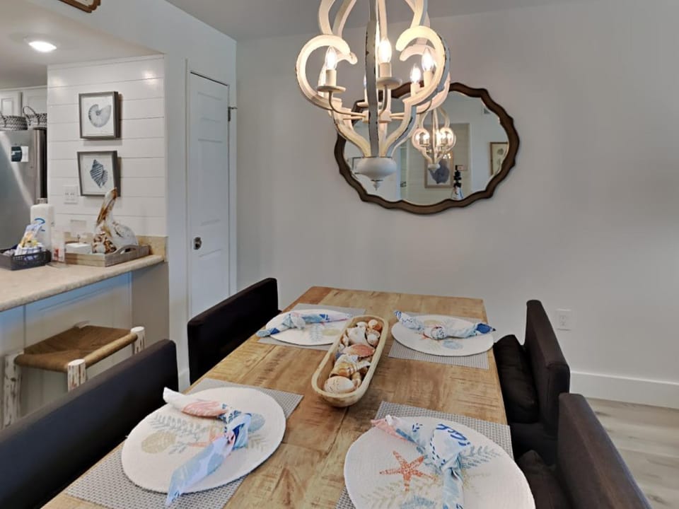 Seating area, Dining area, furniture