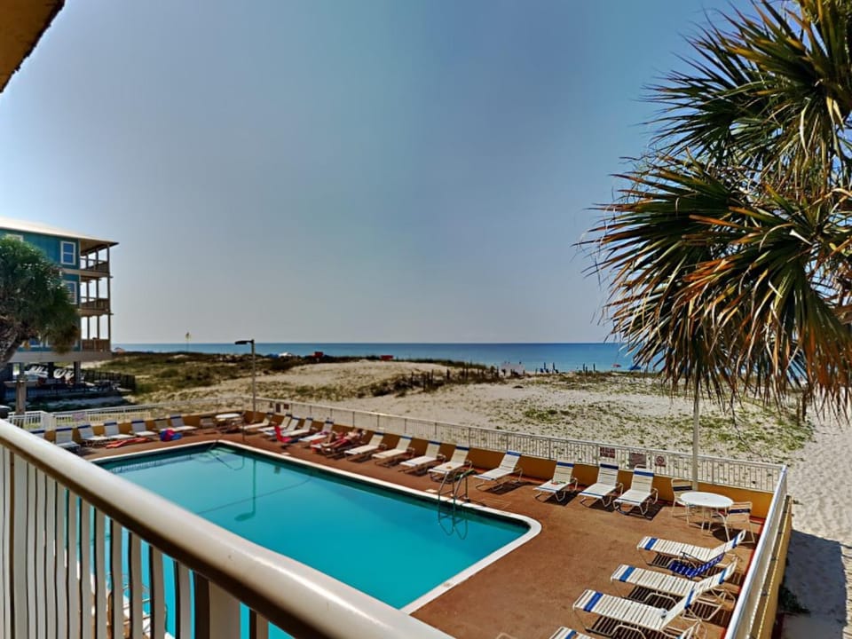 Property building, Balcony/Terrace, Beach, Sea view, Swimming pool
