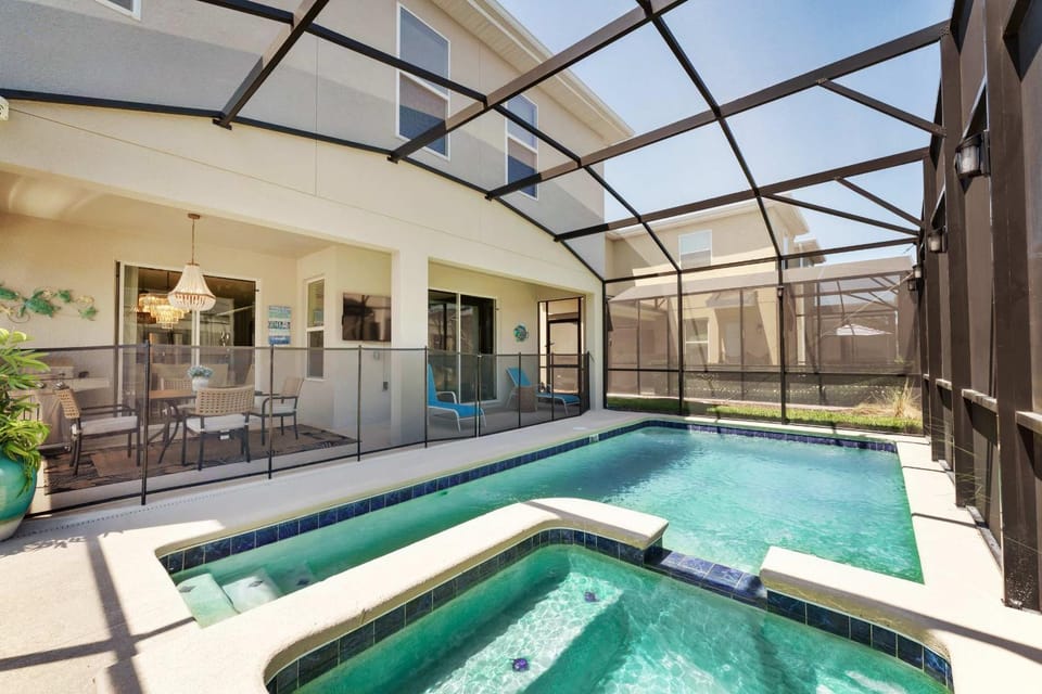 New Beautiful 7 br w pool games theme rooms Villa in Kissimmee