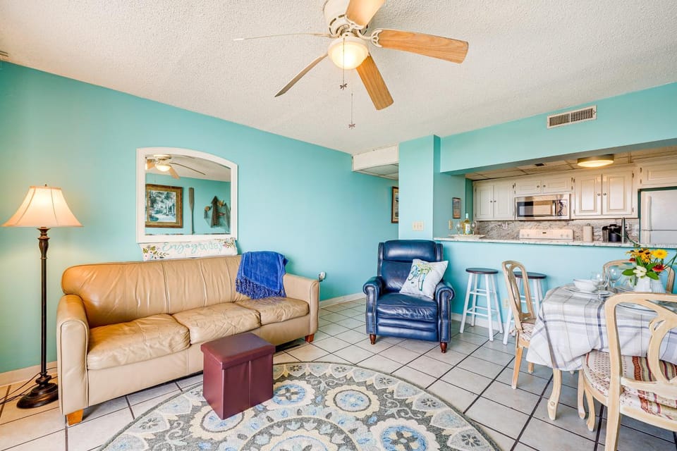 Bright Carolina Beach Condo: Public Beach On-Site House in Carolina Beach