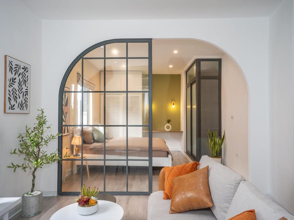 Photo of the whole room, Bedroom