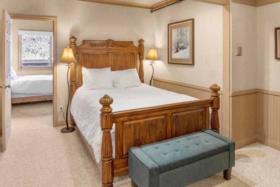 2BR Condo with Amazing Locale Minutes from Slopes House in Park City