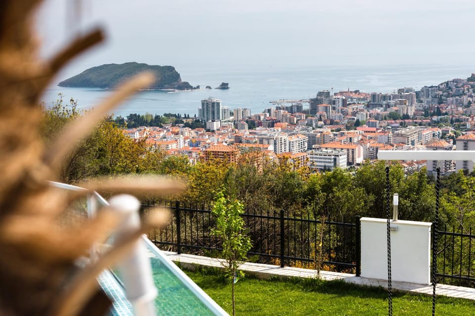 Nearby landmark, Sea view