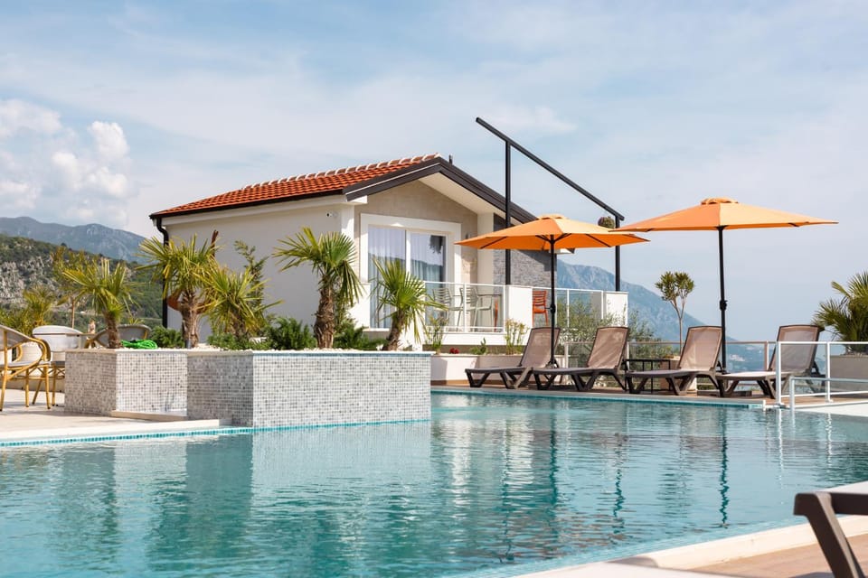 Spring, Day, Swimming pool, Swimming pool