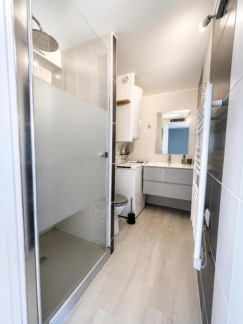 Shower, Toilet, Bathroom