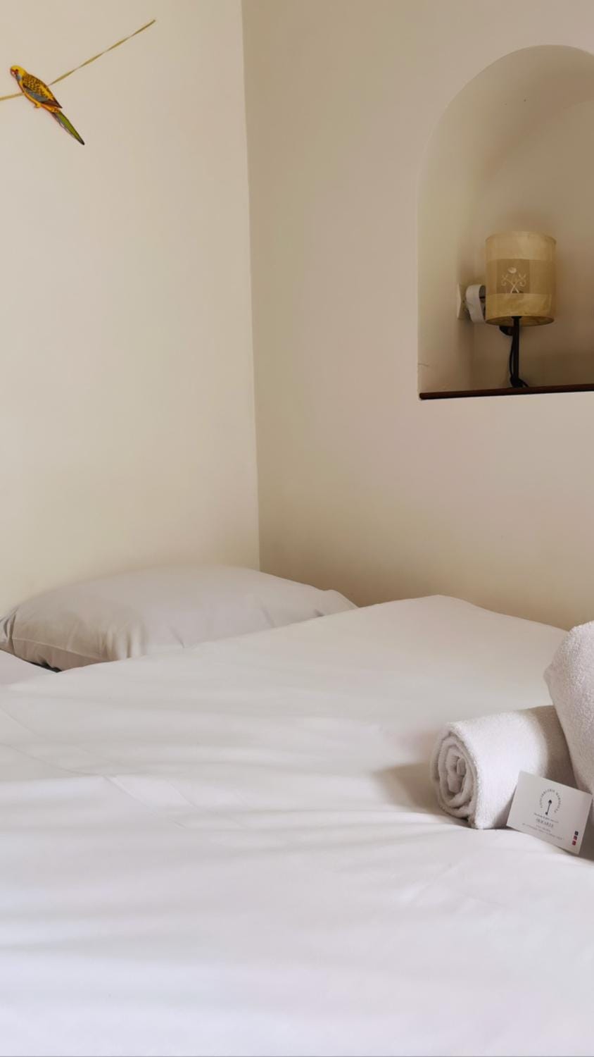 Bed, Bedroom, towels