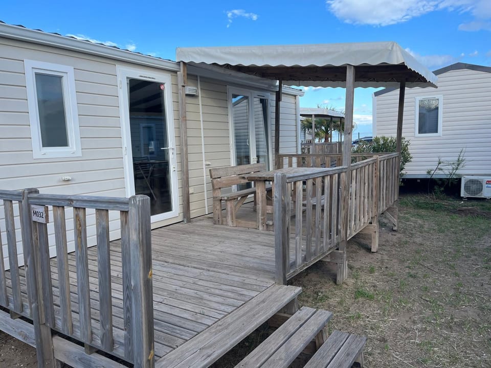 Mobil home zone mer camping Tohapi Marvilla Campground/ 
RV Resort in Vias
