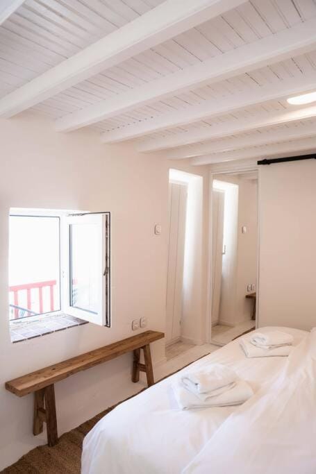 Mooi Boni's Sunset Loft Apartment in Mykonos