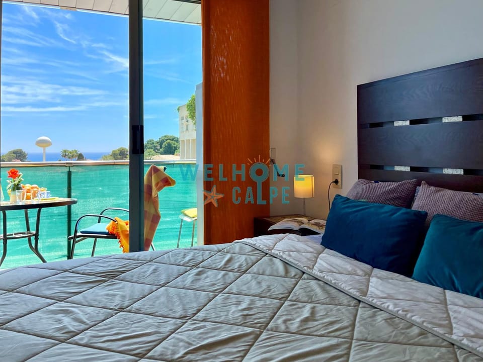 Bed, Balcony/Terrace, Bedroom, Sea view