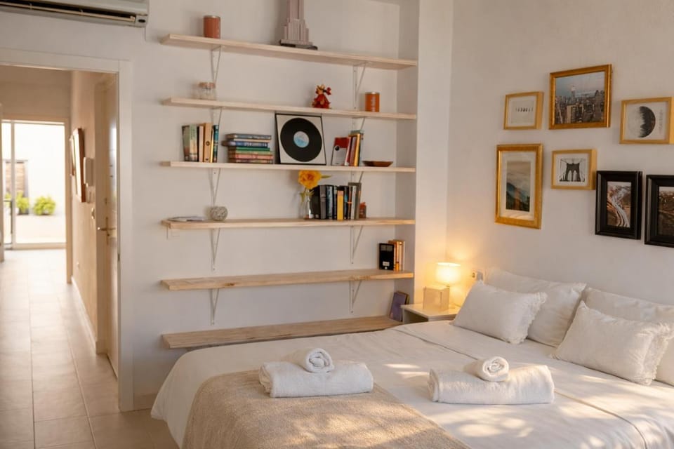Bedroom, pet friendly, pet friendly