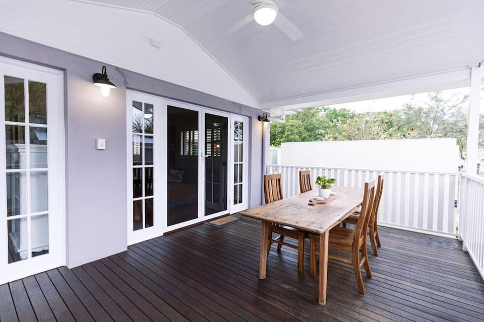 Patio, Dining area