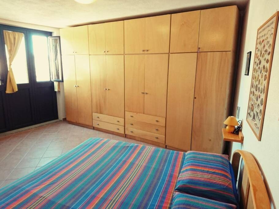 Bed, Photo of the whole room, Bedroom, wardrobe