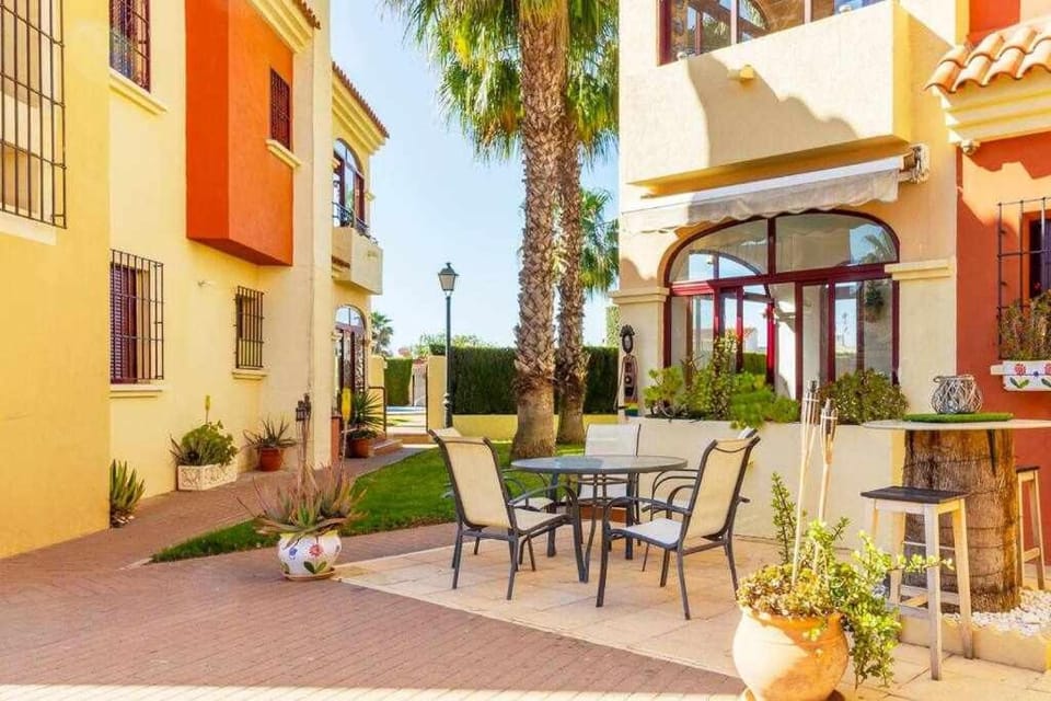 Apartment Pink Salt Lake Apartment in Torrevieja