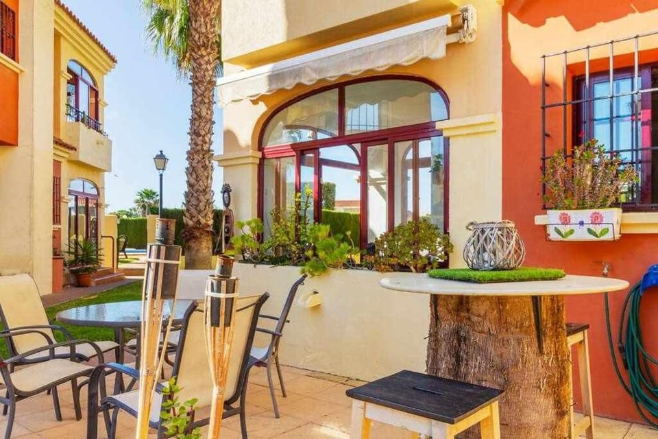 Apartment Pink Salt Lake Apartment in Torrevieja